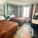 Super 8 By Wyndham Brooklyn Williamsburg 2* New York