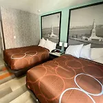 Super 8 By Wyndham Brooklyn Williamsburg 2* New York