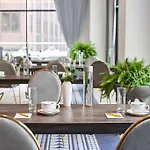 Hotel The Street By Suiteness New York