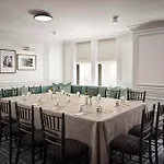 Hotel The Street By Suiteness New York