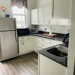 Ny3182-5 Pvt Rm Queen W Keypad Balcony Easy Parking