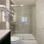 Hotel Western Executive Residency Bronx