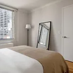 Midtown West 1br W Gym Nr Rockefeller Center Nyc-1218 *