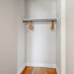 Apartment Midtown West 1br W Gym Nr Rockefeller Center Nyc-1218
