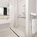 Nu Hotel *