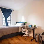 Little Manhattan *