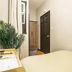 Furnished Apartment 152 Hells Kitchen