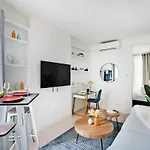 48-1fe Brand New 1br Prime Hell's Kitchen Wd In Unit Apartment *
