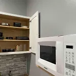 Stylish 1 Bedroom Apt - Brooklyn By Train Station