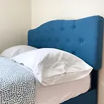 Budget Single Room Near Central Park
