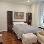 Wall Street Apartment- Near World Trade Center, Ferry, South Street Seaport