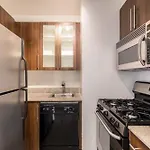 Wall Street Apartment- Near World Trade Center, Ferry, South Street Seaport
