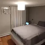 Homestay Quiet Double In Williamsburg Ground Floor Near Subway
