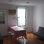 Cozy Room At Great Townhouse In Williamsburg