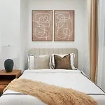 1290-6 Newly Renovated 2 Bedrooms In Ues