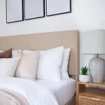 1290-13 Newly Renovated 2 Bedrooms In Ues