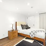 Luxurious 4 Bedroom Townhouse