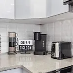 Swj 2nd - Times Sq, Brooklyn Bridge, Lga In 15 Min Apartment *