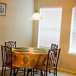 Cozy One Bedroom Apartment At Uws