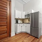 Apartment Brownstone Near Subway And Columbia Uni *