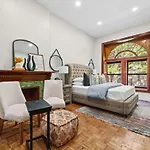 Brownstone Near Subway And Columbia Uni Apartment