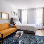 1597-7 Luxury Upper East Studio W&D In Unit