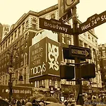 U Fifth Avenue, Empire State Building