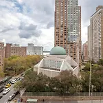 Ues 2Br W Gym Elevator Nr 96Th St Q Nyc-1298