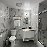 Starlight Near Lga Airport Hotel 3*