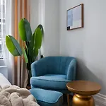 73-1204 New Uws Doorman Gym Apartment *