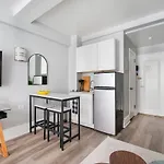 73-1204 New Uws Doorman Gym Apartment *