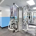 73-1204 New Uws Doorman Gym Apartment New York