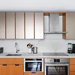 Lovely 2 Bedroom Apartment