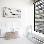 Excellent 3 Bed 1 Bath In Mid East