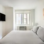 Elegant One Bed Apartment At Columbus