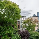444-2e Modern 2br Hell's Kitchen Apartment