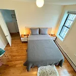 The Waltham Private Room & Bathroom John F Kennedy Jfk Lga Airport Manhattan Penn Station Bullet-Train 15 Min