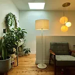 The Waltham Private Room & Bathroom John F Kennedy Jfk Lga Airport Manhattan Penn Station Bullet-Train 15 Min