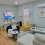 Apartment A Dazzling Destination *