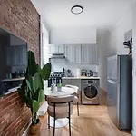 Apartment 153-1g Newly Renovated 2br Lower East Side New York
