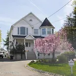 Resort Like Home In Nyc W/5 Bedrooms And Pool