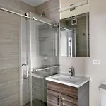 Midtown 2br W Gym Wd Nr Times Square Nyc-1348 * New York
