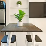 105-1G Park Ave Location Studio Best Value Sleeps3