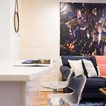 26-4b Newly Furnished 1br W D Courtyard New York