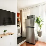 Apartment 69-4d Trendy Lower East Side 1b Brand New New York