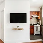 69-4d Trendy Lower East Side 1b Brand New Apartment New York