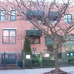 Apartment Booking.com Exxlusive: Fully Furnished One Bedroom Entire With Full Size Bed. For One Person Or Couple, Soulmate Positive Friendship New York