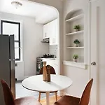 105 -5g Brand New Prime Location Elevator New York