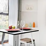 48-1fe Brand New 1br Prime Hell's Kitchen Wd In Unit New York