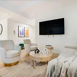 Apartment 52-3de Newly Renovated 2br Bth Midtown East *